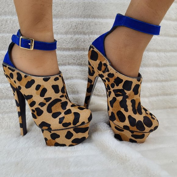 London Trash WYNNE Pony Hair 2" Platform 6.5" Heels - Picture 9 of 10